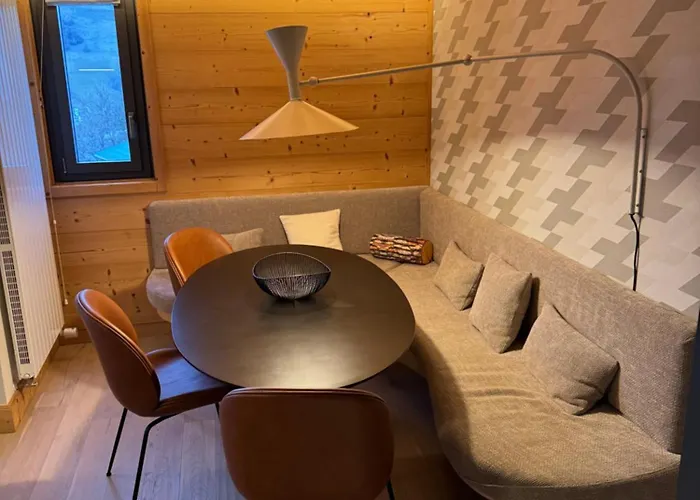 Les Skis Aux Pieds Megève